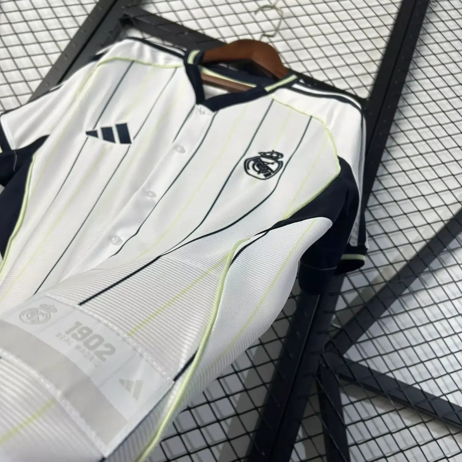 Camisa Real Madrid baseball 2025/26 Adidas torcedor masculina - Branca