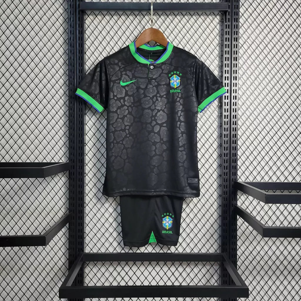 Kit Infantil Brasil 2023/24 Nike Preta/Verde