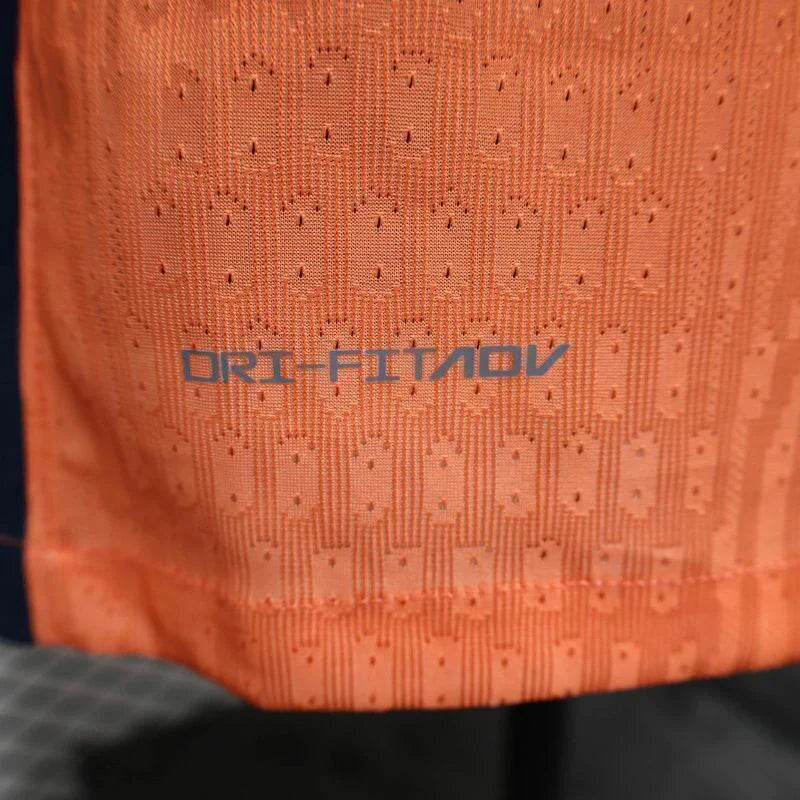 Camisa Barcelona Edição Especial 2025/26 Nike Jogador Masculina - Laranja