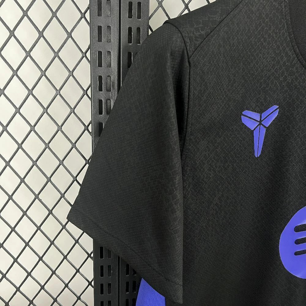 Camisa Barcelona Treino "Nike x Kobe Bryant" 2025/26 Nike Torcedor Masculina - Preta